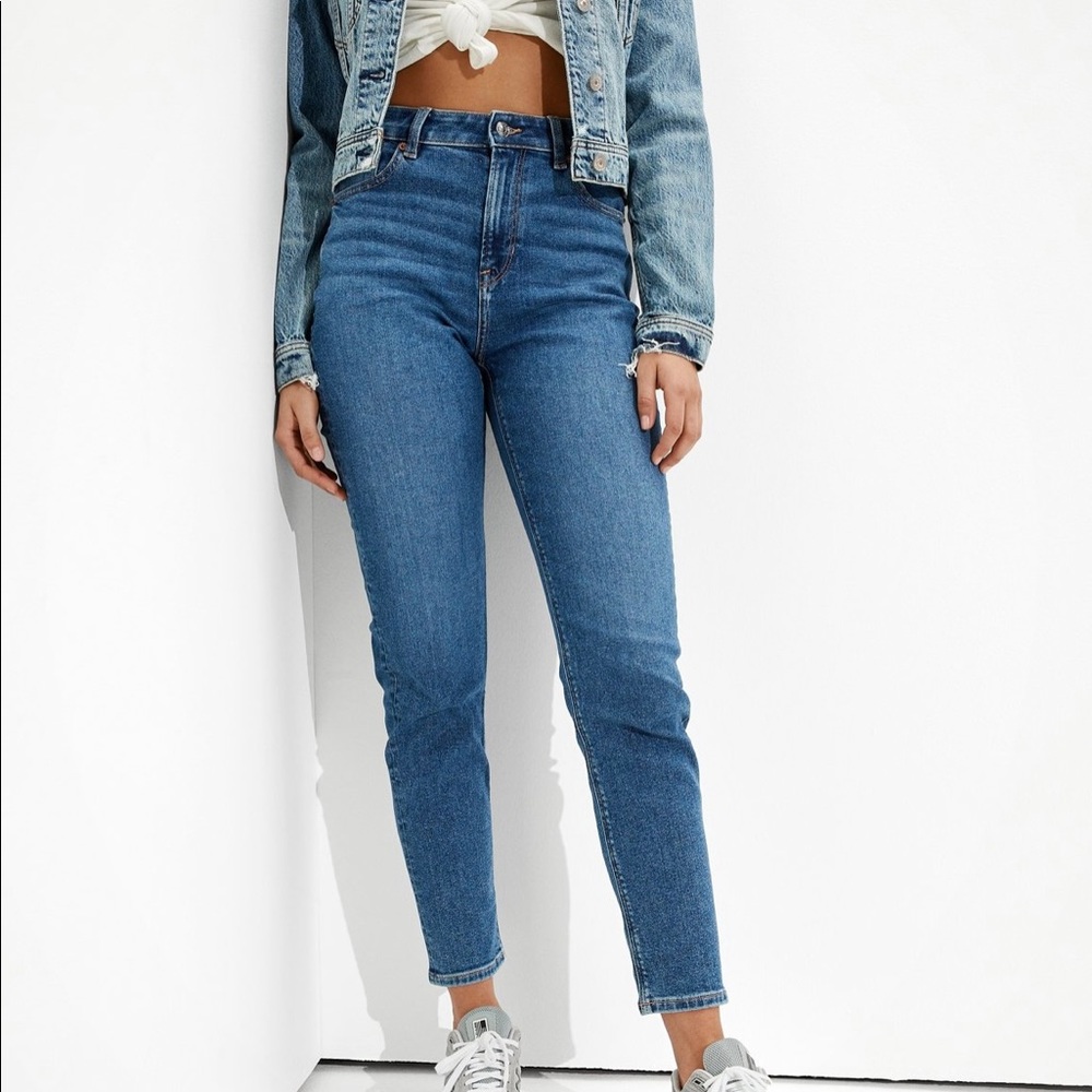 AE Mom Jeans size 4